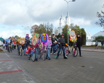 Viļānos izbraukumā devās neparasti transportlīdzekļi